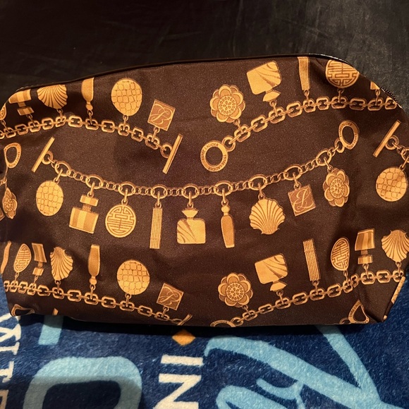 Estée Lauder/DKNY Brown And Gold Cosmetic Pouch set - Picture 6 of 15
